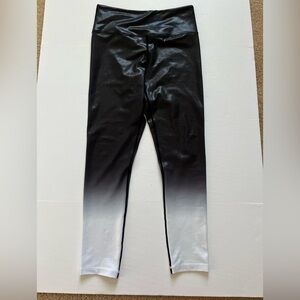 Zyia Active Black Metallic Ombré size 6-8 Leggings 7/8 Length